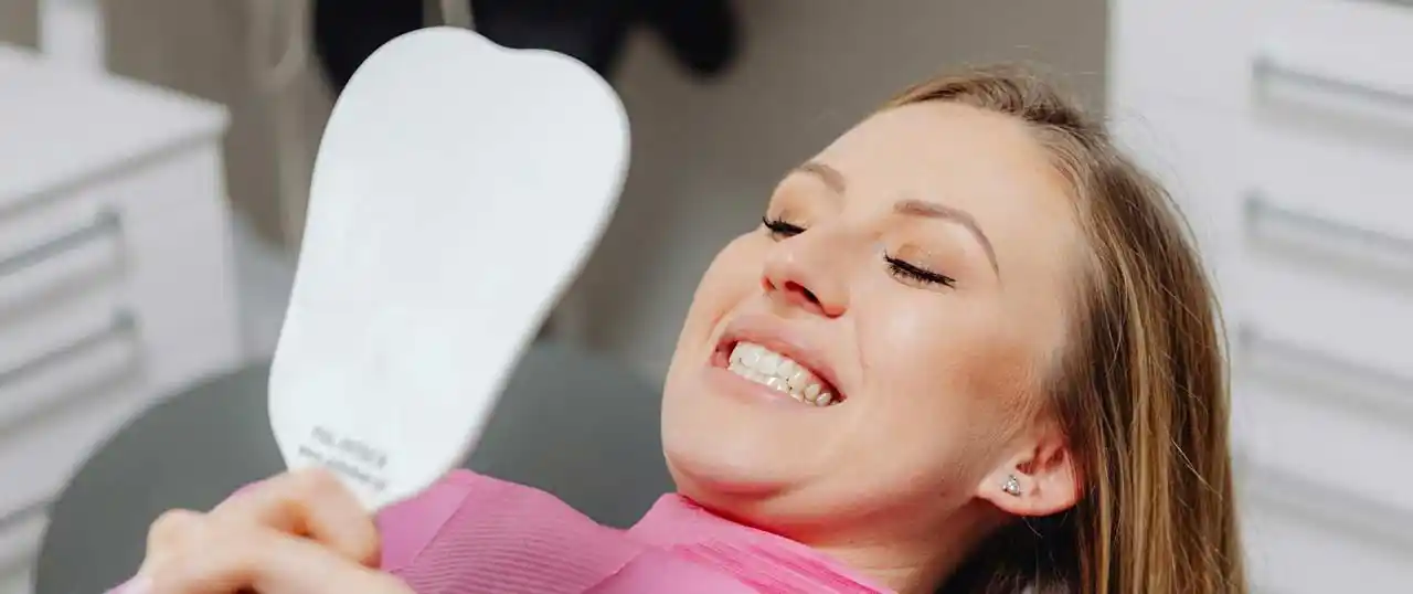 teeth scaling and teeth whitening